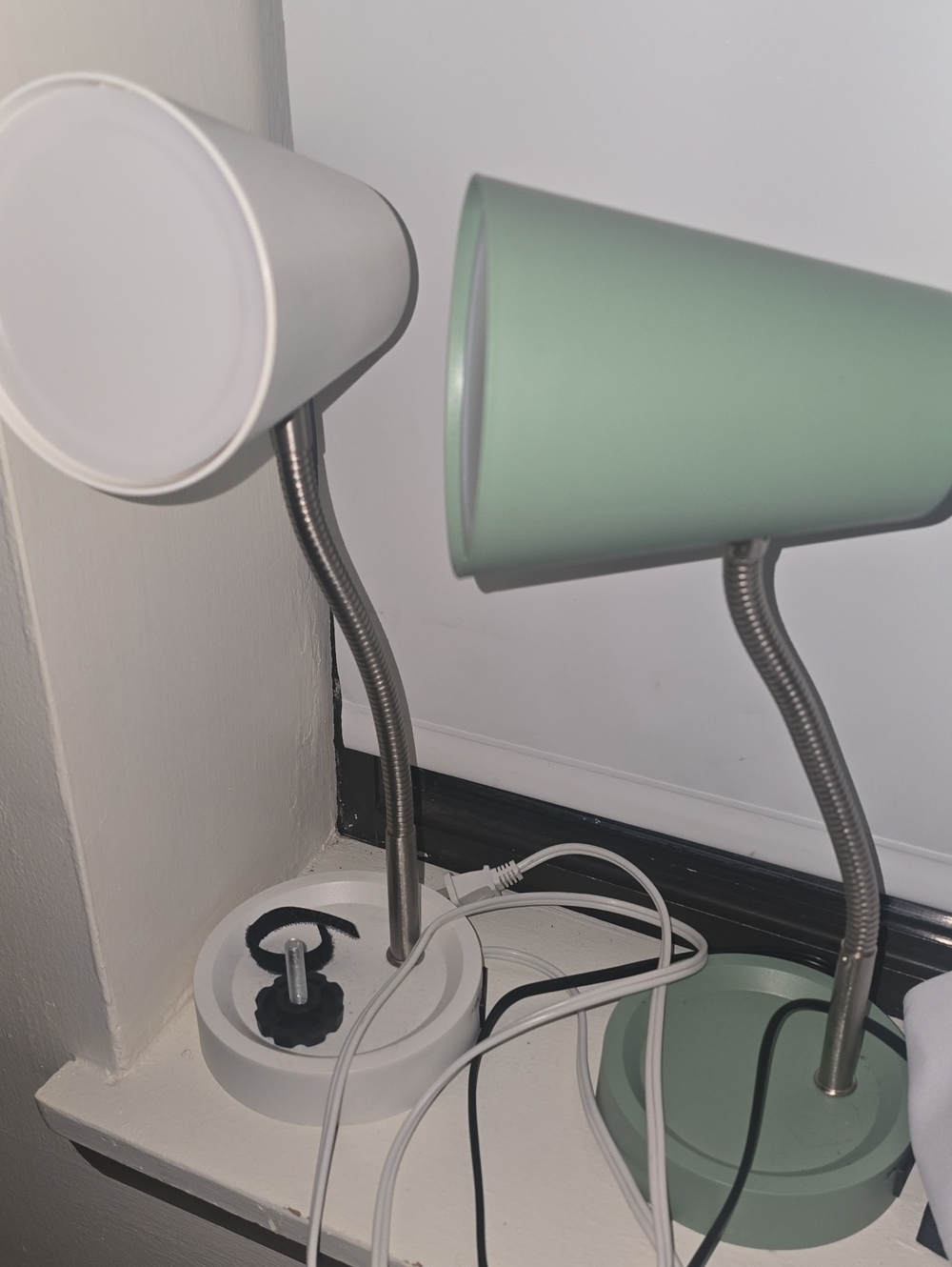 Green And White Metal Gooseneck Desk Lamp - Brand